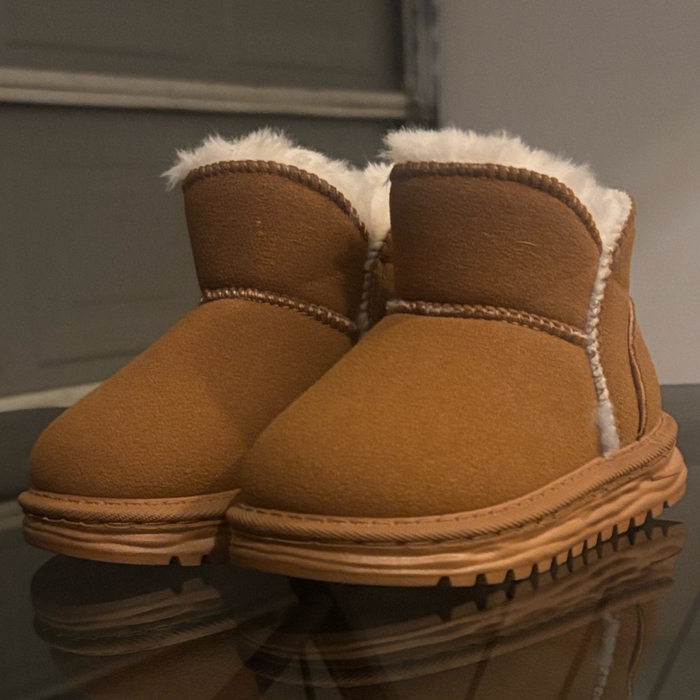Toddler Shearling-Lined Boots - Picture 3 of 7